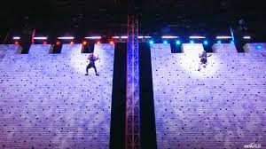 文班本赛季出战12场马刺8胜4负，缺席12场马刺9胜3负